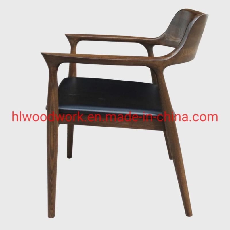 High Quality Hot Selling Modern Design Furniture Dining Chair Oak Wood Walnut Color Black PU Cushion Wooden Chair Furniture Resteraunt Furniture Dining Chair